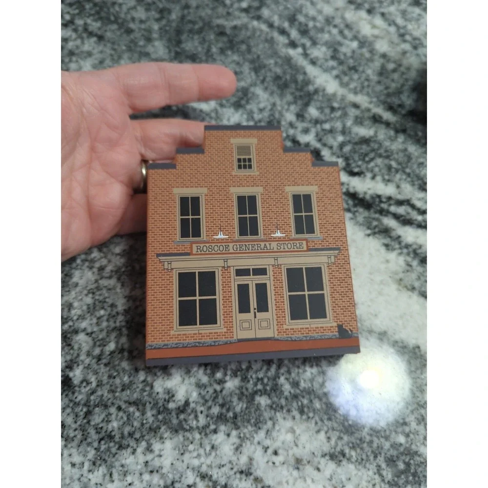 The Cat's Meow Roscoe General Store 2006 Canal Town Series Shelf Sitter Cottage